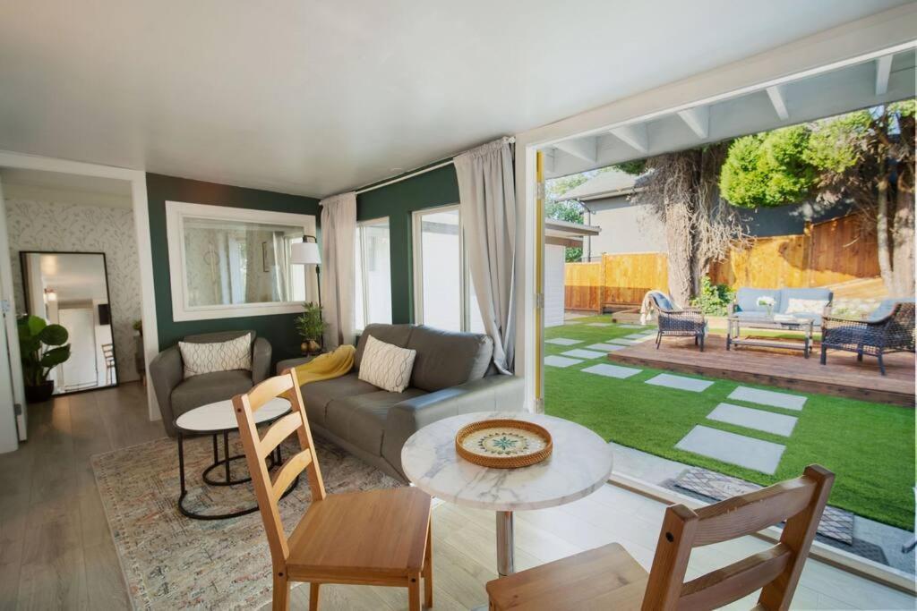 King Garden Suite/20 Mins To Dwntwn Vancouvr/Petok North Vancouver Eksteriør bilde